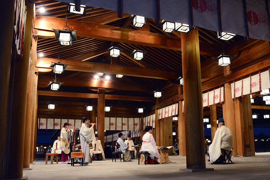 「献燈祭」斎行の御報告 – 橿原神宮